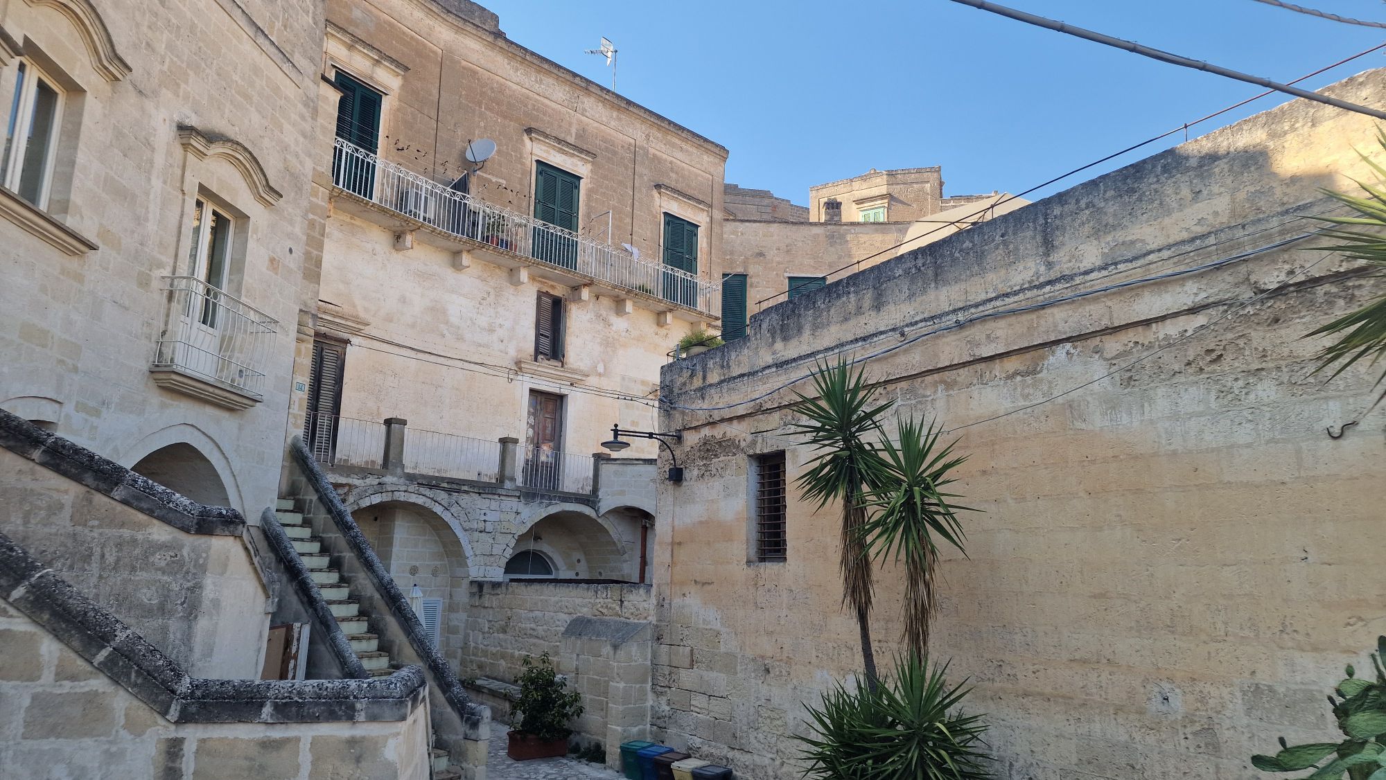 Verwinkelte Gassen in den Sassi von Matera