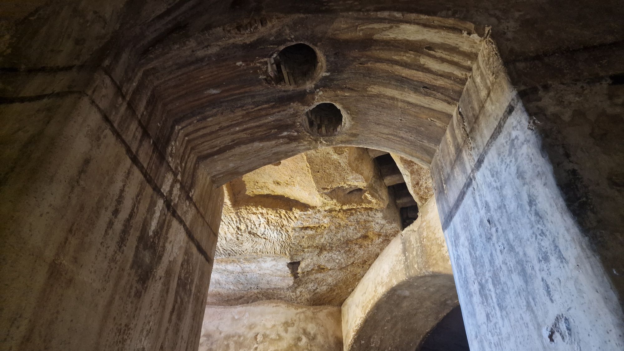 Schöpföffnungen des Palombaro Lungo in Matera
