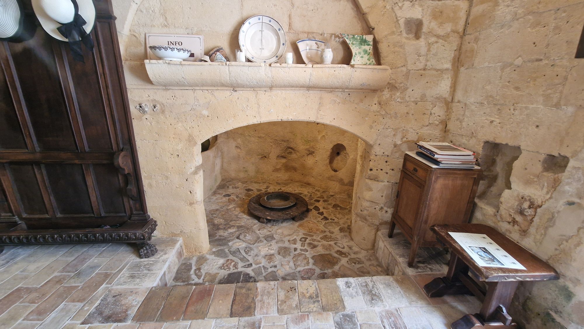 Feuerstelle in einer Höhlenwohnung in Matera