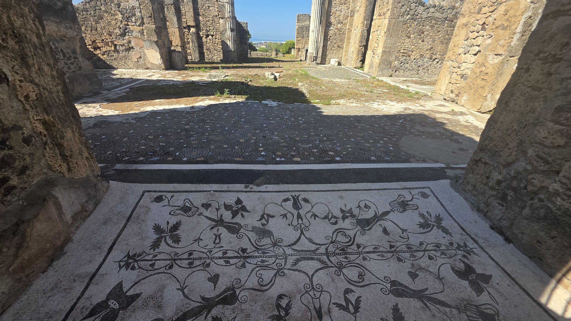 Antikes Mosaik in einem Haus in Pompeji